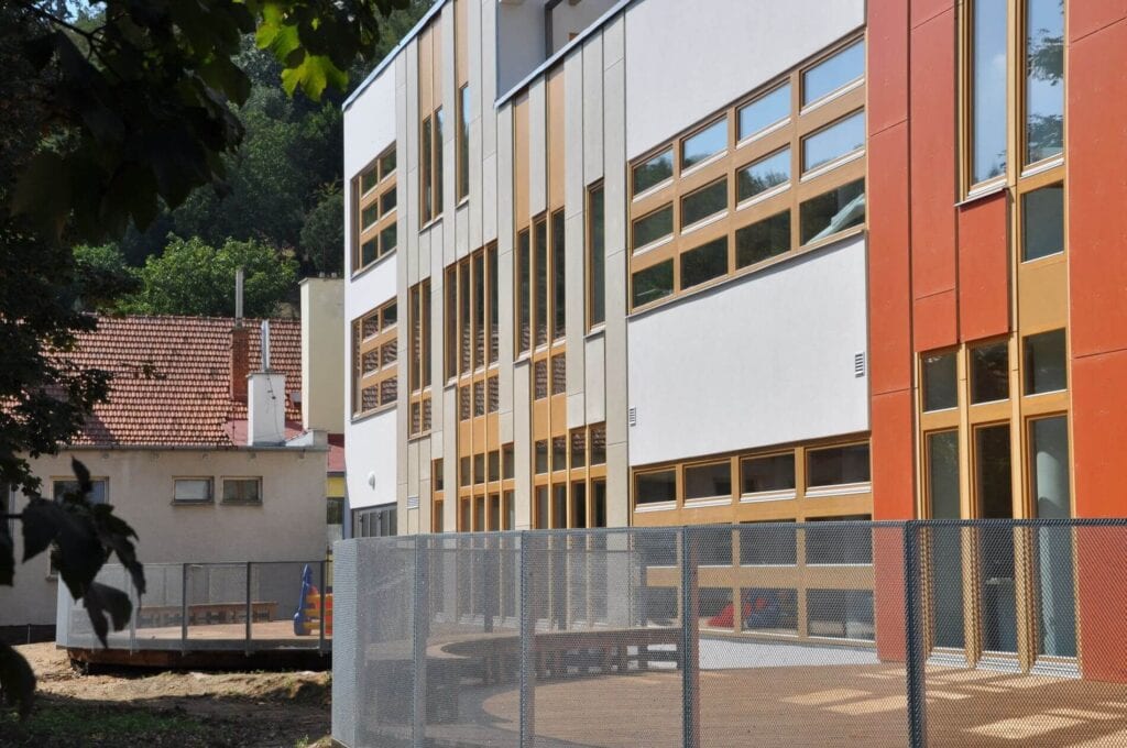 Komerční realizace provětrávané fasády se systémem výrobce ETEM