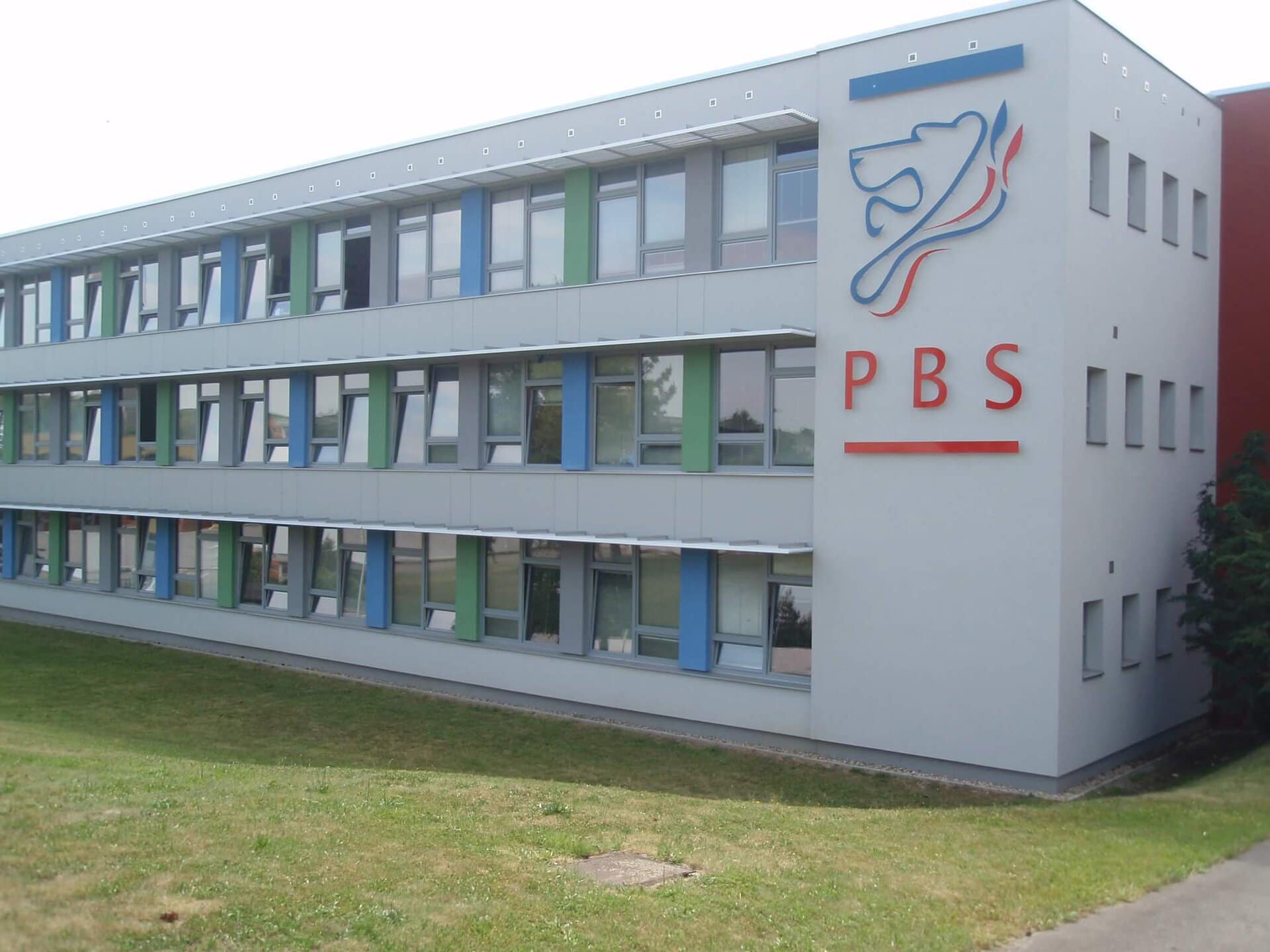 Komerční realizace provětrávané fasády se systémem výrobce ETEM